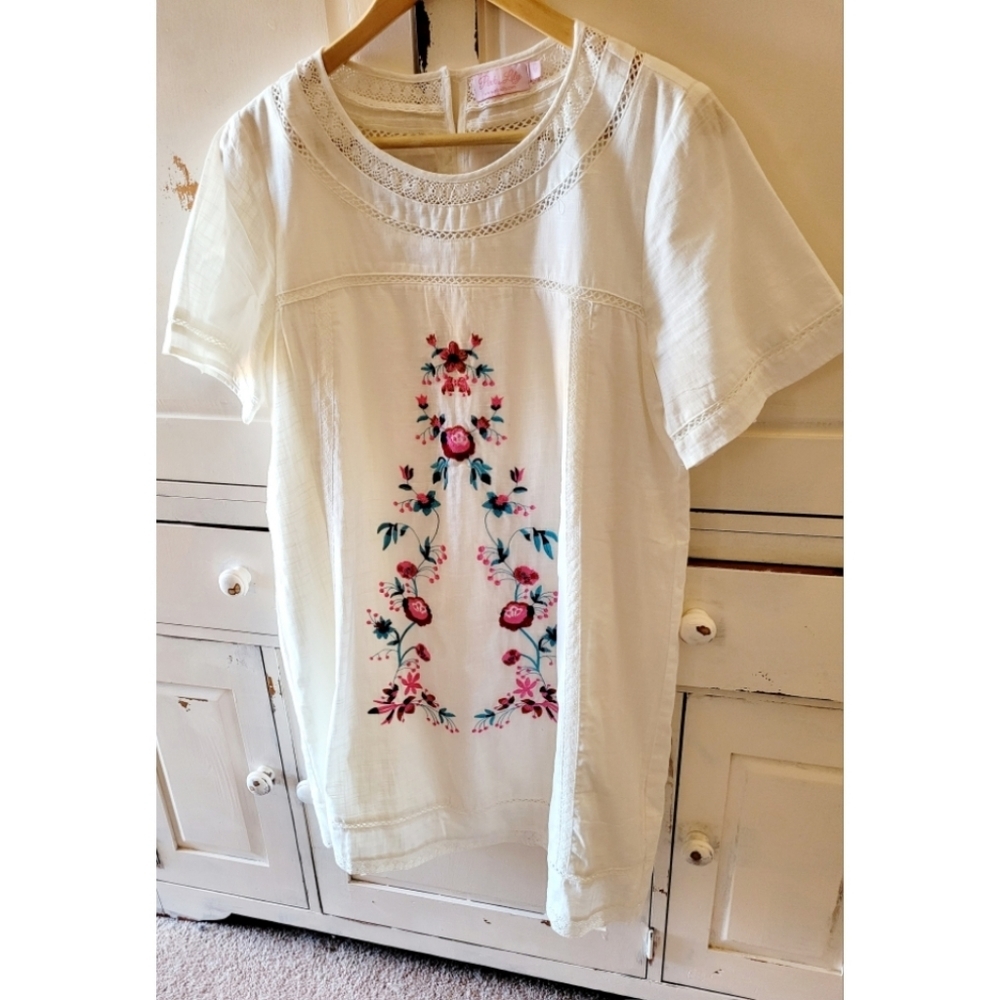 Pink Lily Floral Embroidered Cotton Dress Size Medium Spring Summer Dress - Picture 4 of 4